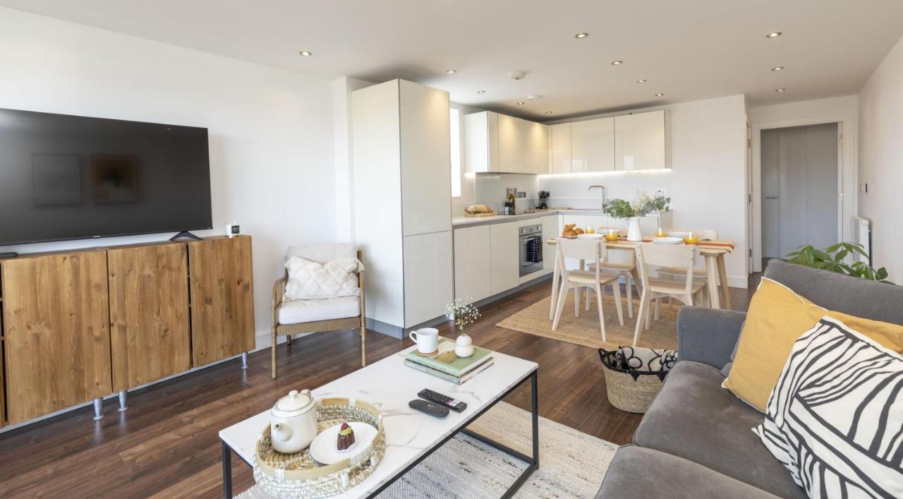 Modern Luxe Apt Just 10 Mins From Tower Bridge! Easy Access To Tube And Bus Λονδίνο Εξωτερικό φωτογραφία