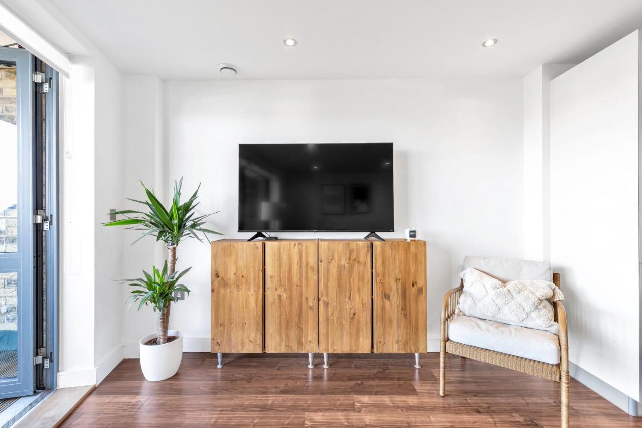Modern Luxe Apt Just 10 Mins From Tower Bridge! Easy Access To Tube And Bus Λονδίνο Εξωτερικό φωτογραφία