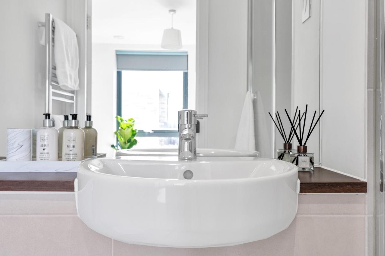 Modern Luxe Apt Just 10 Mins From Tower Bridge! Easy Access To Tube And Bus Λονδίνο Εξωτερικό φωτογραφία