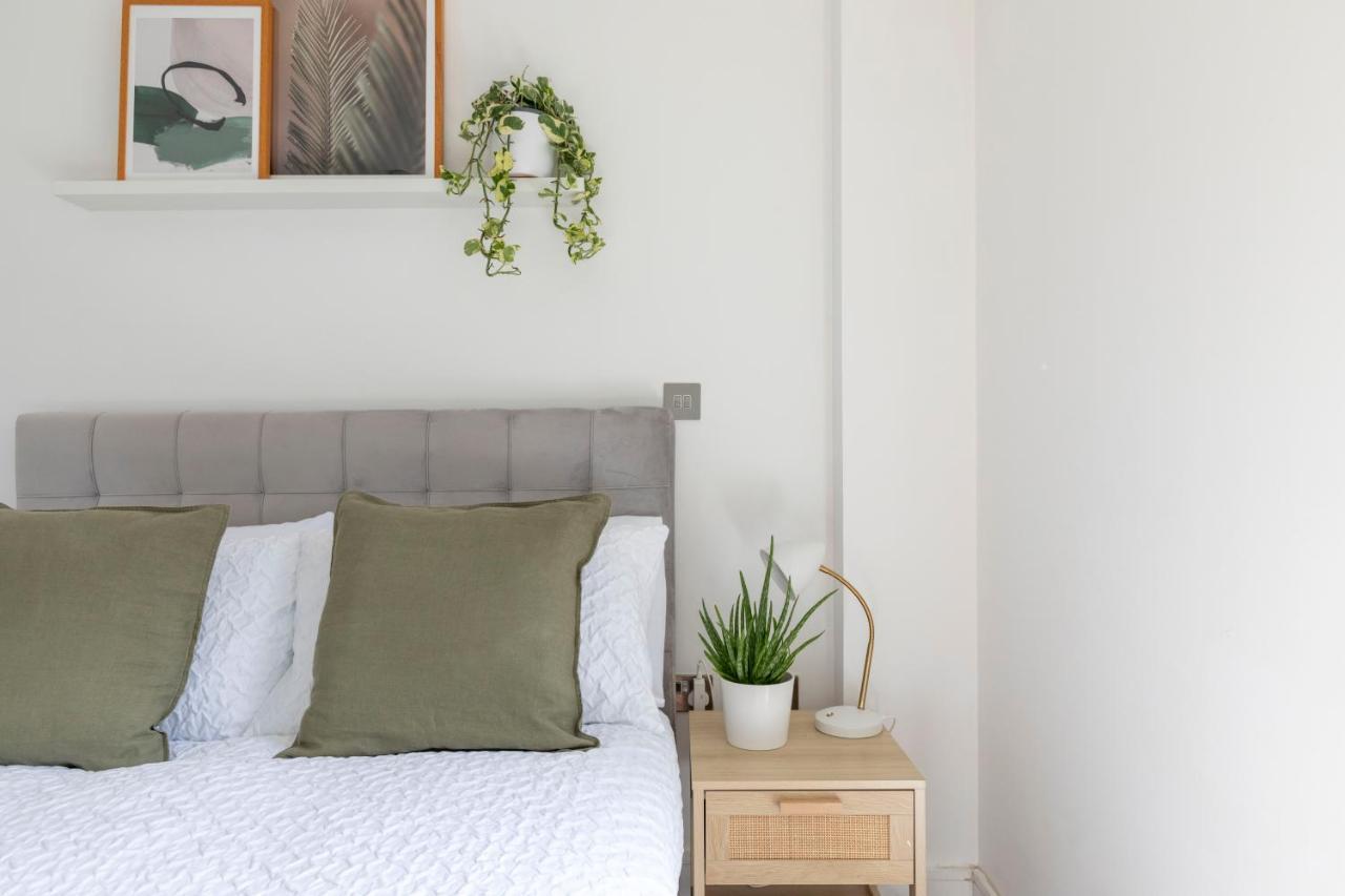 Modern Luxe Apt Just 10 Mins From Tower Bridge! Easy Access To Tube And Bus Λονδίνο Εξωτερικό φωτογραφία